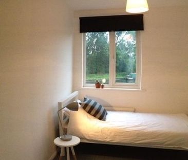 4 Bed Semi-Detached House, Edwins Mead, E9 - Photo 2