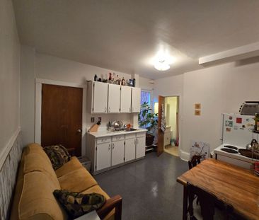 For Lease - 984 Dundas Street Unit# 1, Toronto, Ontario - Photo 6