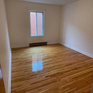 Grand 5 1/2 rénové - Photo 2