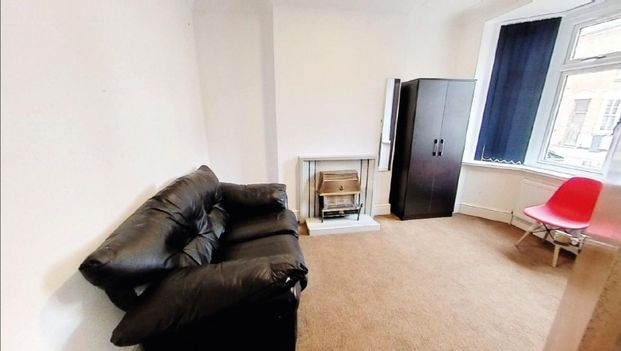 Queens Road, Leicester - Photo 1