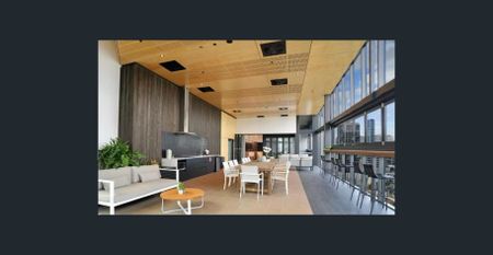 Stylish Unit and Luxurious Living in South Brisbane - Photo 2