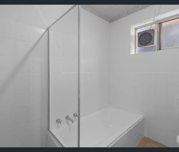 LOVELY LOCATION IN LOCKLEYS - Photo 3