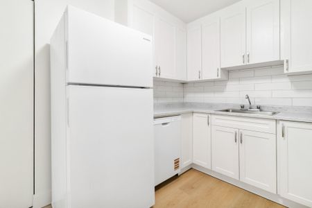 7220 Av. De Chateaubriand, #15 - Photo 3