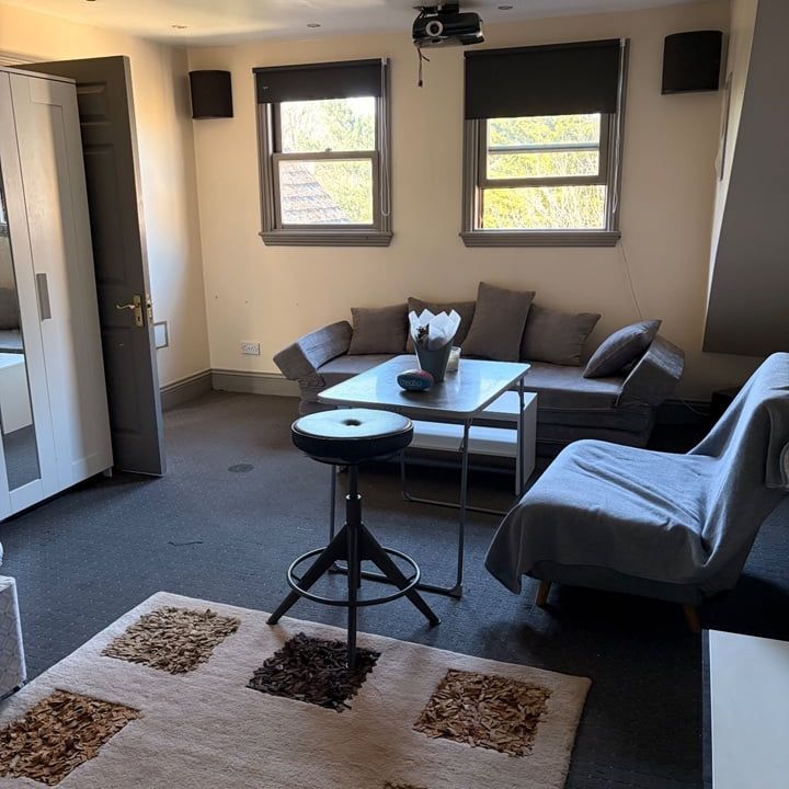 Studio Flat, Madeley Road, W5 - Photo 1
