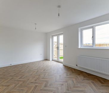 3 bedroom semi-detached house to rent - Photo 6