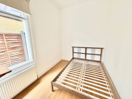 Addison Road, Wanstead, E11, London - Photo 4