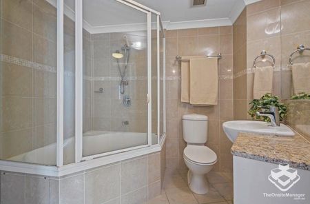 Fully Furnished 2 Bedroom, 2 Bathroom Apartment with City Views - Photo 5