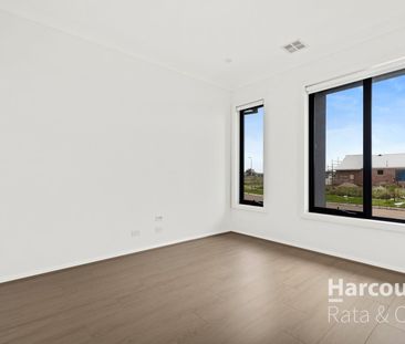 Prestigious & Peaceful Living - Photo 6
