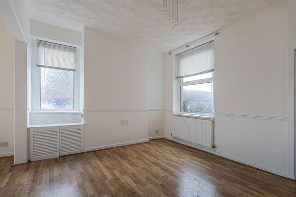 3 bedroom end of terrace house to rent - Photo 1