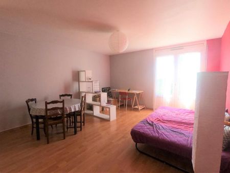 Location Appartement 2 pièces 51m² POITIERS 86000 - Photo 2