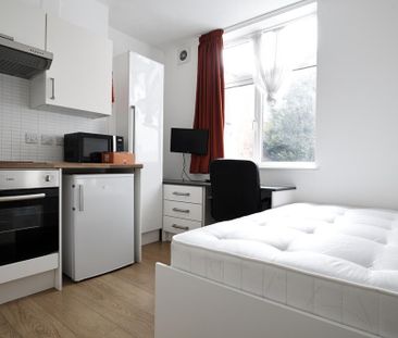 Studio to rent - Photo 5