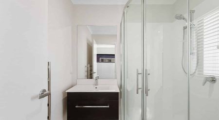 Modern Townhouse - Photo 5