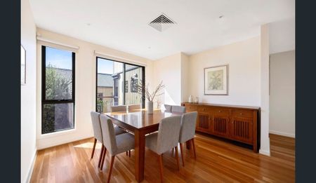 Loads of space and opposite the park! - Photo 4