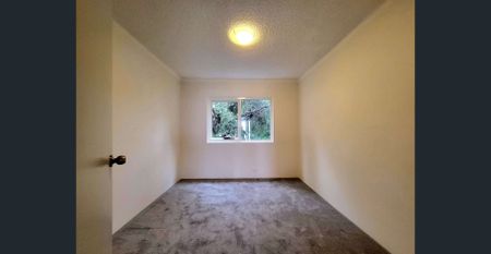 Beautifull and bright quiet Oceanside Apartment, Luxury Living ~ Please Contact Agent for inspection - Photo 2