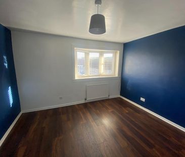 3 bedroom maisonette to rent - Photo 2