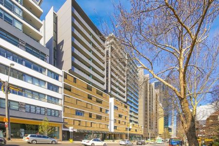 Executive Designer Apartment ** Available Now ** - Photo 4