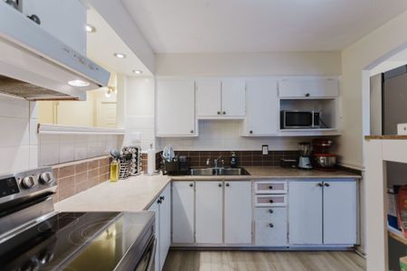 For Lease - 2044 Arrowsmith Drive Unit# 408A, Beacon Hill North - South and Area, Ontario - Photo 3