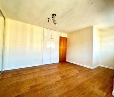 3 bedroom end of terrace house to rent - Photo 1