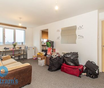 1 bed Apartment for Rent - Photo 2