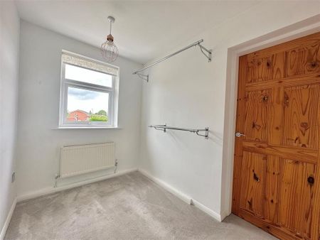2 bedroom semi-detached house to rent - Photo 5