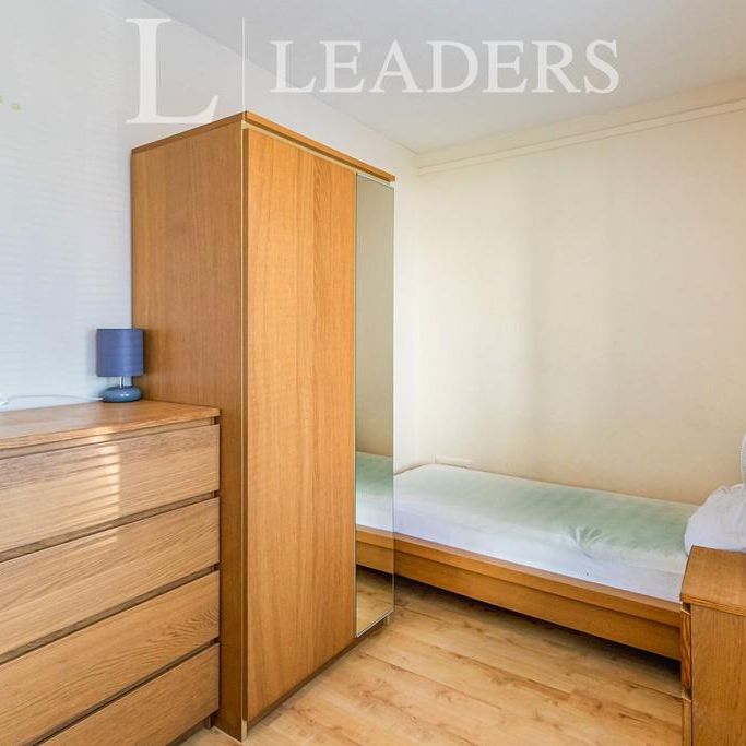 3 bedroom apartment to rent - Photo 1