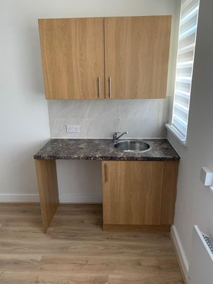 Studio Flat, Lea Bridge Road, E10 - Photo 1