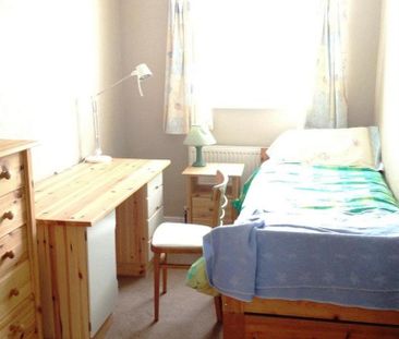 4 bedroom semi-detached house to rent - Photo 5
