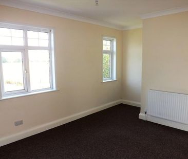 2 bedroom semi-detached house to rent - Photo 2