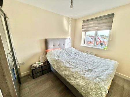 3 bedroom Spacious Three Bedroom House to rent - Photo 5