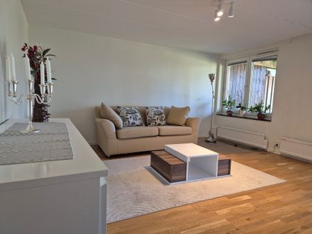 Taggsvampsvägen, Huddinge - Photo 2