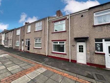 2 bedroom terraced house to rent - Photo 4