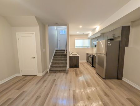 781 Clare Ave, Welland (214) - 1 Bedroom Apartment - Photo 2