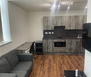 Studio to rent - Photo 1