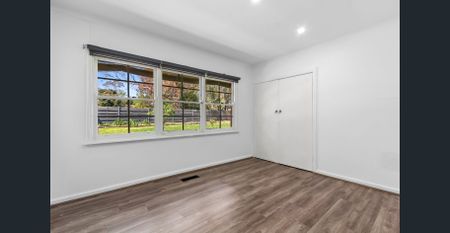 Family Comfort & Entertainment Await in This 3-Bed Home! - Photo 3