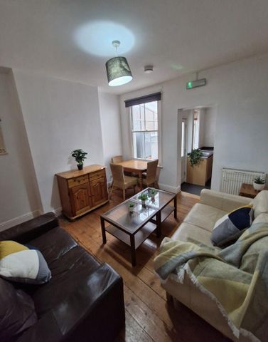 3 bedroom terraced house to rent - Photo 2