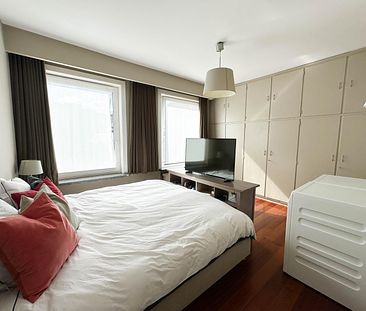 Uniek & instapklaar appartement met 3 slaapkamers, garage & zicht op het Zuidpark te Gent! - Foto 2