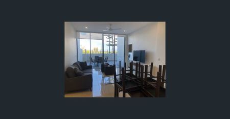 Spacious 2 Bedroom 2 Bathroom Apartment on Ground Floor! - Photo 5