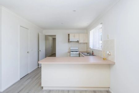 Stylish, Comfortable & Convenient Living in a Quiet Court Location - Photo 3