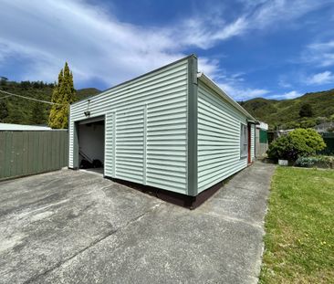 Spacious 3 Bedroom Corner House - Large Section - Photo 5