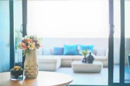 Stylish Two-Bedroom Apartment with City Views in Prime Rhodes Location - Photo 5