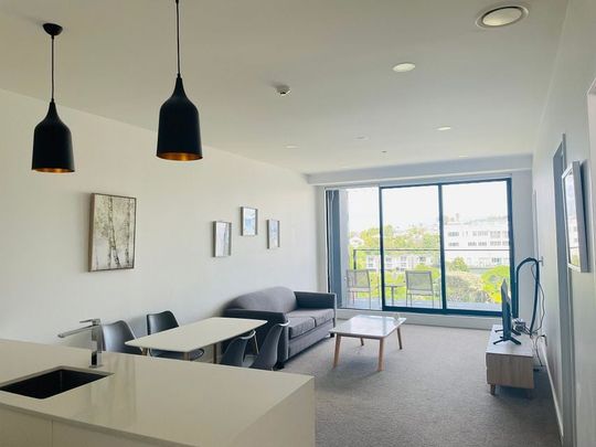 Modern 2BR Apt with Balcony - Photo 1