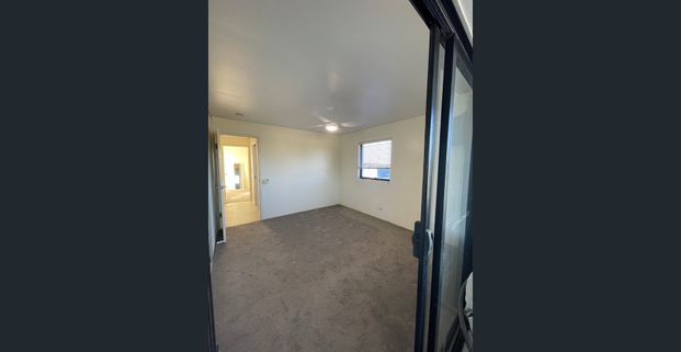 For Rent: Spacious Partially Furnished 2-Bedroom Unit in the heart of Forest Lake - Photo 1