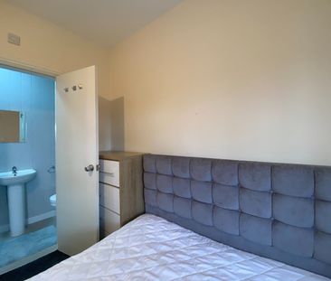 Room in a Shared House, Fountain Road, B17 - Photo 2