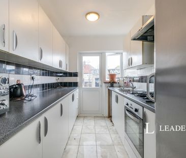 3 bedroom house to rent Selwood Road, SM3 - Photo 3