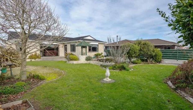 KELVIN GROVE - 3 BEDROOM - Photo 1