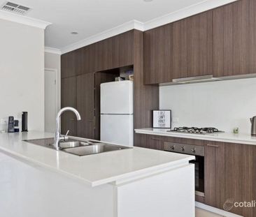 Modern 4-bedroom townhouse! - Photo 4