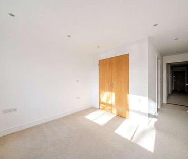 Mill Cleave, Claremont Road, West Byfleet, Surrey, KT14 - Photo 2