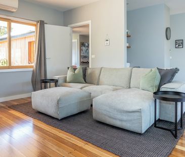 Spacious Unfurnished Family Home With Outdoor Entertaining Area & G... - Photo 2