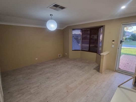 Spacious Family Home with Pool&excl; - Photo 1