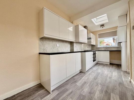 3 bedroom semi-detached house to rent - Photo 1